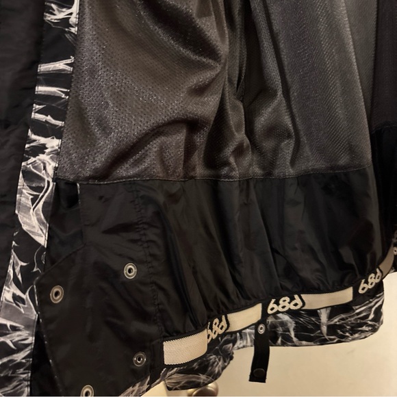 686 Mannual Phantom Insulated Snow Snowboard Jacket InfiDry Mens XL 8k/5k - Picture 8 of 11